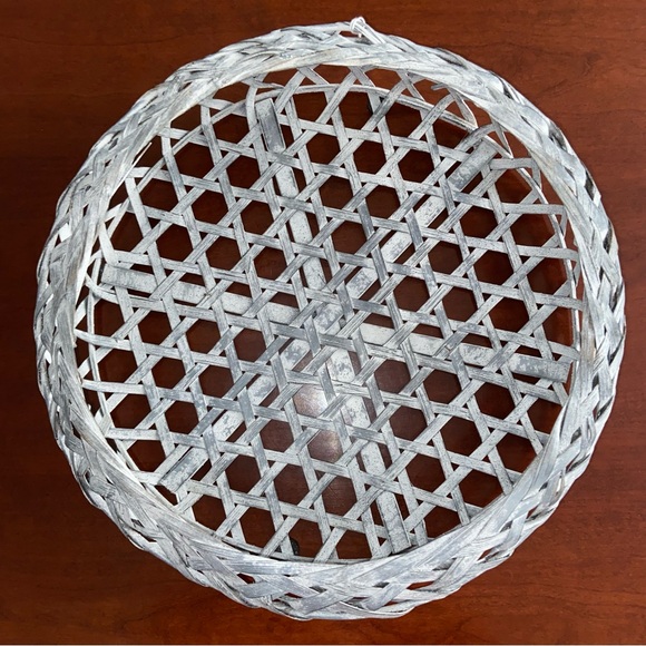 CUTE TABLE TOP WICKER BASKET - Picture 4 of 4